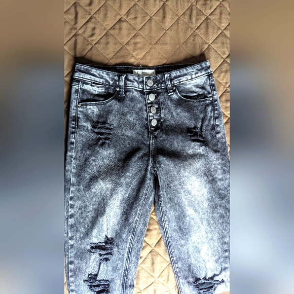 Distressed Black Skinny Jeans - Picture 2 of 4